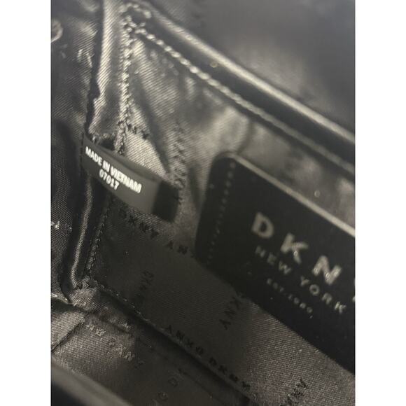 DKNY Graffiti Crossbody Green Black Logo Square Sm Camera Bag Chain Strap Street - Picture 8 of 10
